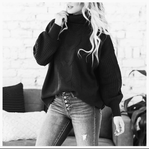 ShopEvelynne Sweaters - Bullock cable knit black sweater